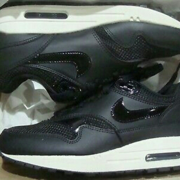 nike air max 1 stealth